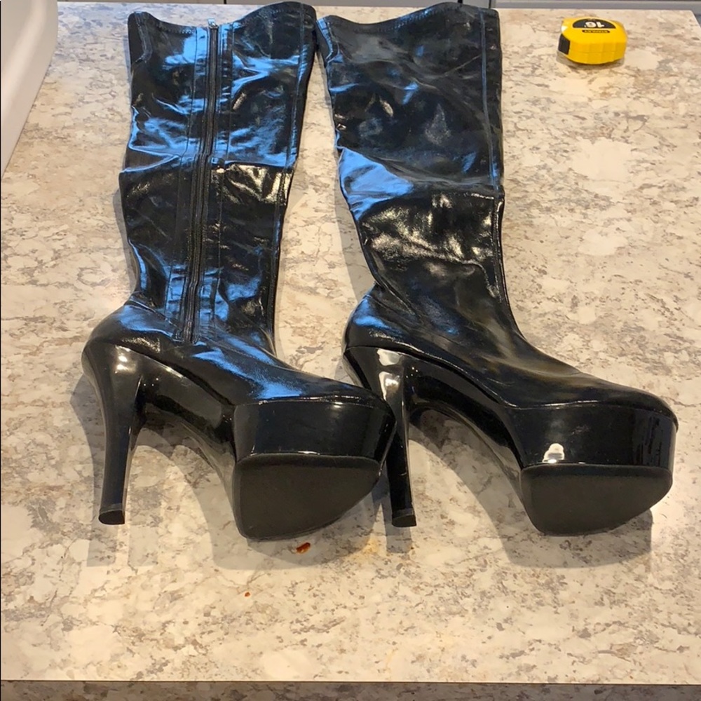 Shiny black fetish boots